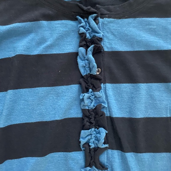 2-Old Navy Long Sleeve Tees, Size M - Picture 4 of 9